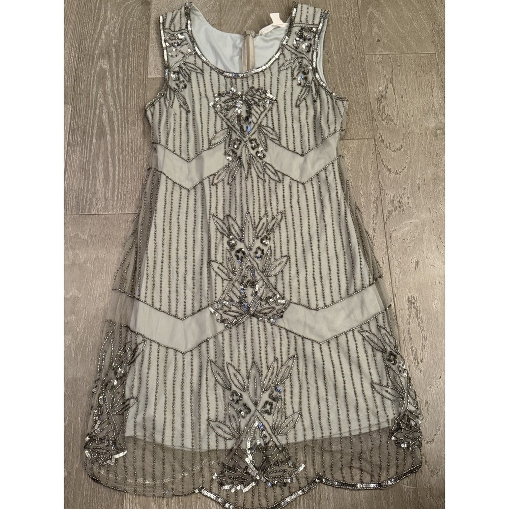 Chelsea & Violet Dress XS Gray Silver Beaded Sequin Shift Party Cocktail